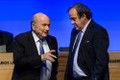 Chủ tịch FIFA và UEFA bị đình chỉ công tác