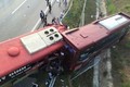 Điều tra nguyên nhân vụ tai nạn xe khách kinh hoàng trên cao tốc Nội Bài-Lào Cai