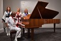 Đấu giá cây đàn piano của nhóm nhạc huyền thoại ABBA