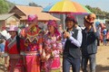 Phụ nữ Mông huyện Đắk Glong giữ gìn nét đẹp trang phục truyền thống
