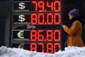 Tỉ giá đồng ruble của Nga đạt mức thấp kỷ lục
