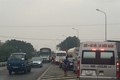 Tắc nghẽn giao thông kéo dài hơn 3 km trên cao tốc Hà Nội - Bắc Giang
