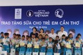 Chủ tịch Quốc hội Nguyễn Thị Kim Ngân dự Chương trình trao sữa tặng trẻ em thành phố Cần Thơ