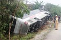 Lật xe khách trên quốc lộ 1A đoạn qua Hà Tĩnh, 30 hành khách may mắn thoát nạn