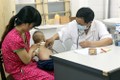 Nghệ An: Trẻ em nhập viện tăng cao do nắng nóng