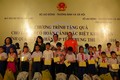 Phó Chủ tịch nước Đăng Thị Ngọc Thịnh thăm, tặng qùa trẻ em khó khăn tỉnh Quảng Trị