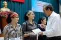 Phó Thủ tướng thường trực Trương Hòa Bình tặng quà tết xuân Đinh Dậu cho đồng bào người Chăm