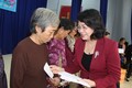 Phó Chủ tịch nước Đặng Thị Ngọc Thịnh thăm và tặng quà gia đình chính sách, hộ nghèo ở Long An