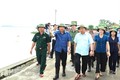 越南政府总理阮春福赴宁平省考察抗洪救灾工作