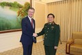 越南国防部部长吴春历会见美国新任驻越大使丹尼尔·克里滕布林克