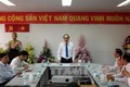 Chủ tịch Ủy ban Trung ương MTTQ Việt Nam Nguyễn Thiện Nhân chúc mừng cán bộ ngành Y tế Thành phố Hồ Chí Minh