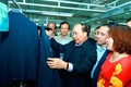 Thủ tướng Nguyễn Xuân Phúc thăm Nhà máy May Tuyên Quang