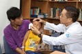 Thành phố Hồ Chí Minh: Phẫu thuật cấp cứu thành công em bé 3 tuổi bị súng cồn tự chế bắn vào mắt
