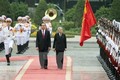 越南国家主席陈大光举行仪式欢迎日本天皇明仁和皇后访问越南