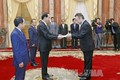 越南国家主席陈大光接受六国大使递交的国书