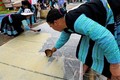 Kỹ thuật làm giấy của đồng bào dân tộc Mông