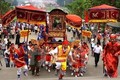 雄王庙会迎轿仪式越南民族一直保留的美好传统文化