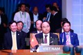 越南政府总理阮春福出席第30届东盟峰会