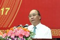 政府总理阮春福在广南省出席模范革命有功者表彰大会