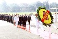 越南伤残军人与烈士日70周年：党和国家领导人入陵瞻仰胡志明主席遗容