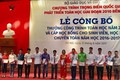 越南教育培训部向数学工程颁奖及向数学优秀生颁发奖学金
