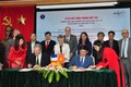 越南与法国签署关于加强艾滋病与病毒性肝炎研究领域的合作协议
