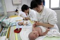 Tỷ lệ sinh tại Trung Quốc giảm mặc dù nới lỏng chính sách một con