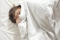 7 tác hại nghiêm trọng từ thói quen trùm chăn kín đầu khi ngủ