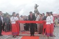 越柬友谊纪念碑在柬埔寨白马市竣工