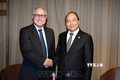 东盟峰会：越南政府总理阮春福会见新加坡胜科工业集团领导