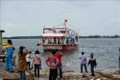 广南省首艘钢壳船成功下水