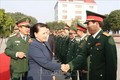 国会主席阮氏金银走访慰问第一军区司令部干部战士