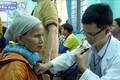 Khám bệnh, cấp phát thuốc miễn phí và tặng quà cho hơn 1.000 hộ nghèo huyện miền núi Ba Tơ