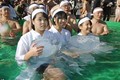 Độc đáo phong tục tắm nước đá đầu năm lấy may của người Nhật