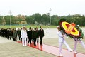 越南共产党建党88周年：越南党和国家领导人拜谒胡志明主席陵墓