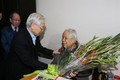 阮富仲和陈大光登门拜访前越共中央总书记杜梅并向其祝寿
