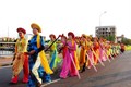 Lung linh Lễ hội “Diễu hành đường phố và Chèo cạn Múa bông”, Quảng Bình