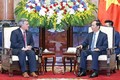 越南国家主席陈大光会见美国参议员