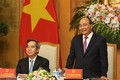 政府总理阮春福会见出席2018年工业4.0峰会的演讲者和企业代表