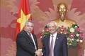 越南国家副主席汪周刘会见古巴劳动者中央工会秘书长乌利塞斯
