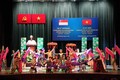 越南与新加坡纪念两国建交45周年