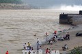 Khuyến cáo người dân không được tắm trên sông Đà khi Thủy điện Hòa Bình xả lũ