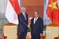 越南政府总理阮春福与新加坡总理李显龙进行会晤
