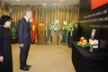 新加坡总理李显龙赴越南驻新加坡大使馆吊唁陈大光主席