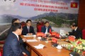 韩国全罗北道省代表团赴越南和平省调研 
