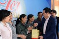 Phó Thủ tướng Vương Đình Huệ chúc Tết, tặng quà công nhân lao động Kon Tum