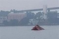 广宁省下龙海域船舶碰撞事故：成功救起4名船员并找到船长尸体