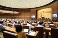 越南第十四届国会第八次会议继续讨论经济社会和国家财政预算问题