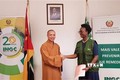 越南佛教协会向莫桑比克灾民捐赠100吨大米