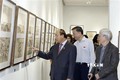 越南政府总理阮春福参观吴孟麟画家的画展